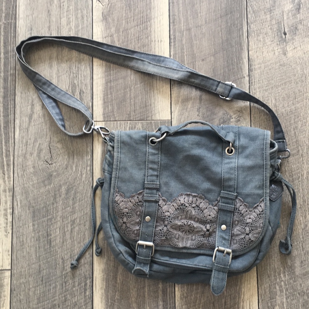Aeropostale messenger bag